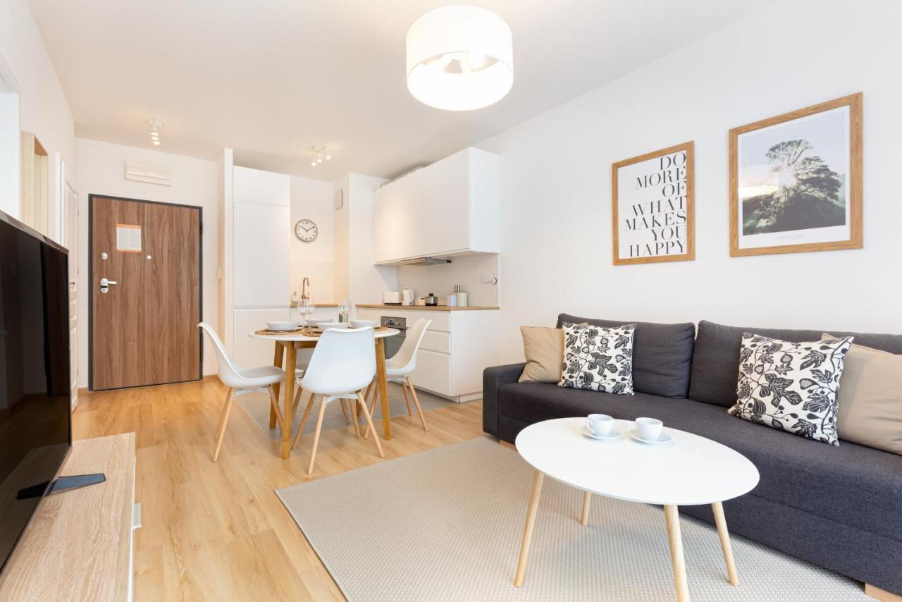 Apartment Kasprzaka By Renters Warschau