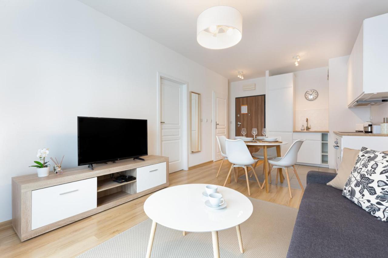 Kasprzaka By Renters Apartment Warschau